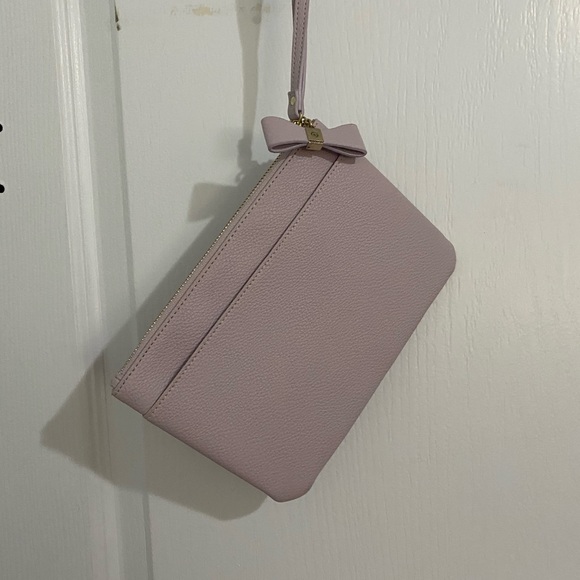 Lavendar Guess Wristlet (brand new) - Picture 2 of 3